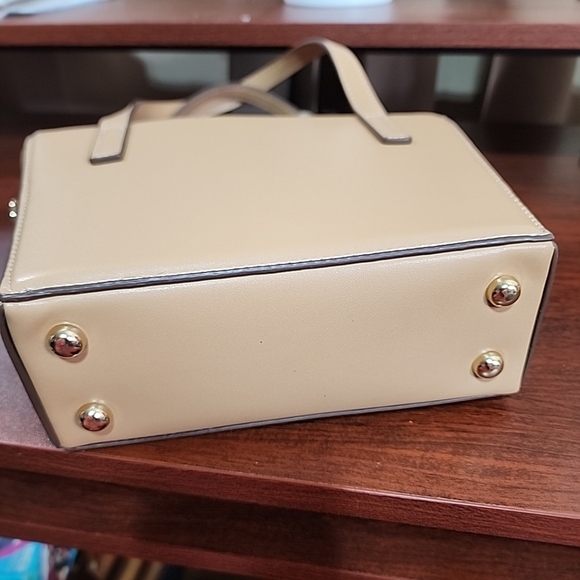 Express NYC Brand new bucket bag - Picture 8 of 13